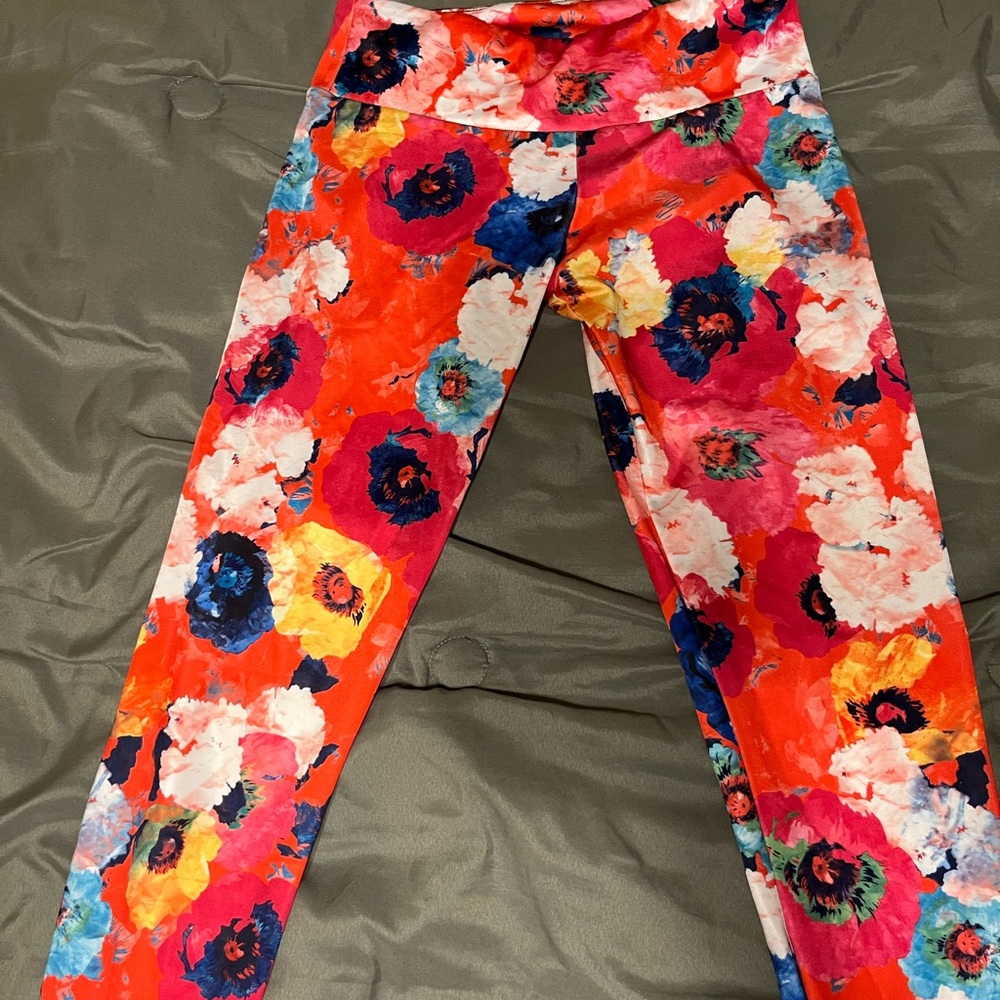 Onzie floral yoga leggings pants size S